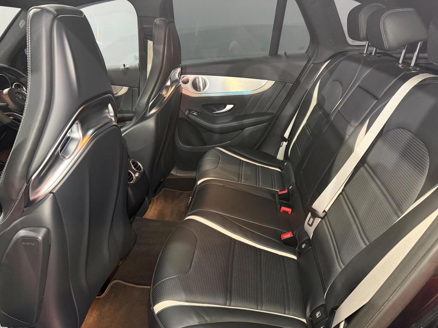 Used Mercedes-Benz GLC 2019 for sale - 76758826: Photo 22