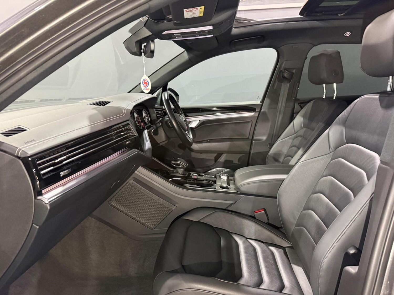 Used Volkswagen Touareg 2019 for sale - 77639013: Photo 11