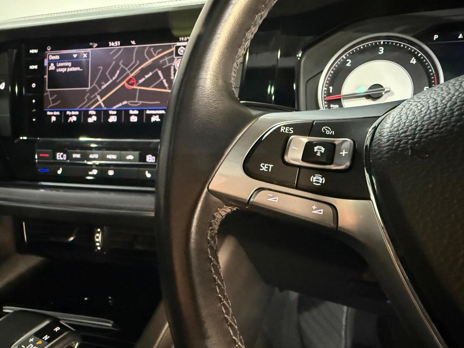 Used Volkswagen Touareg 2019 for sale - 77639013: Photo 30