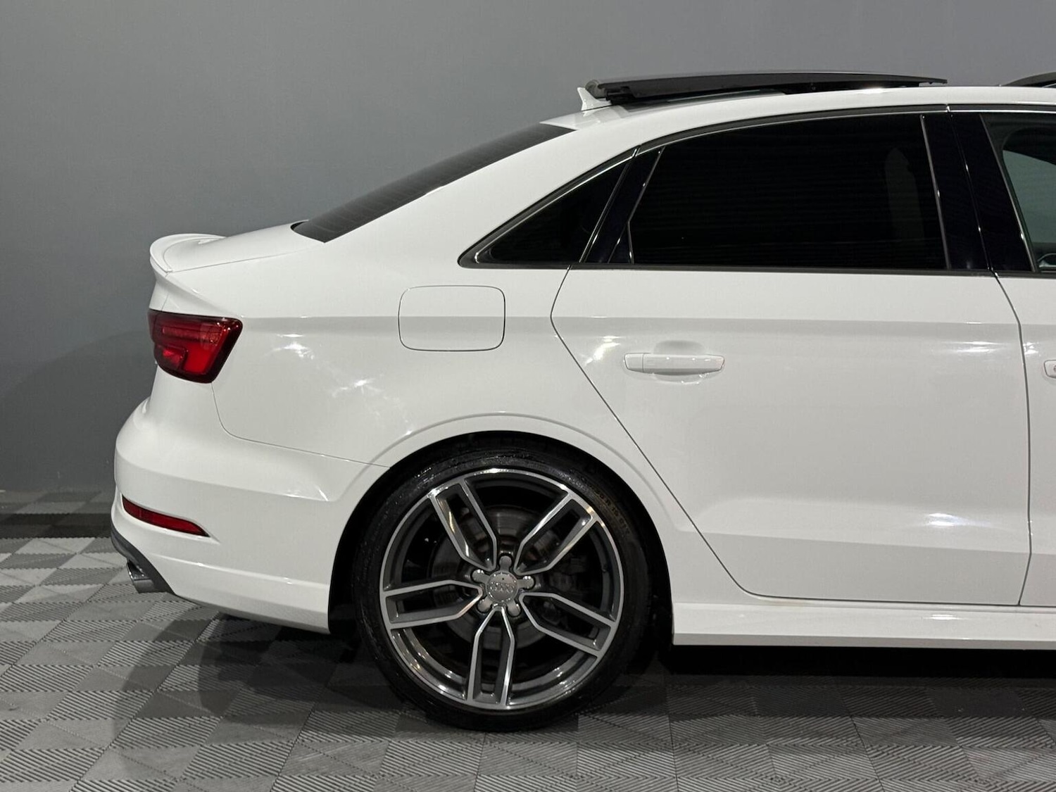 Used Audi S3 2017 for sale - 77636923: Photo 10