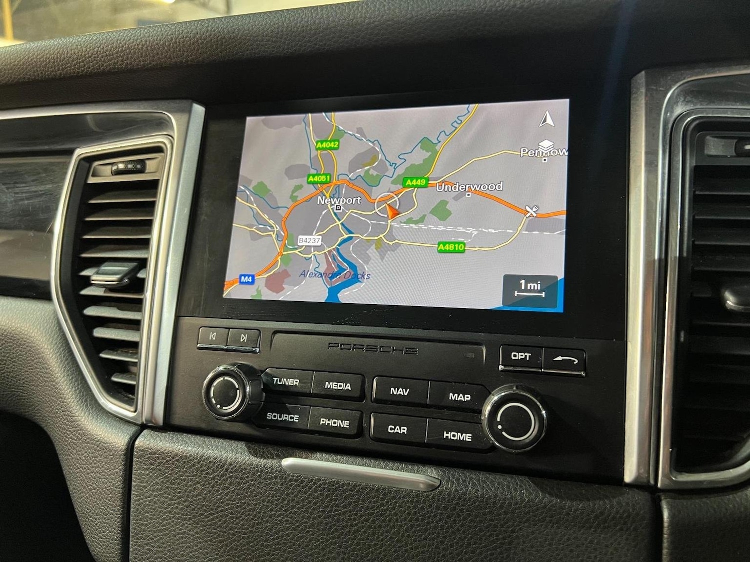 Used Porsche Macan 2016 for sale - 76769119: Photo 31