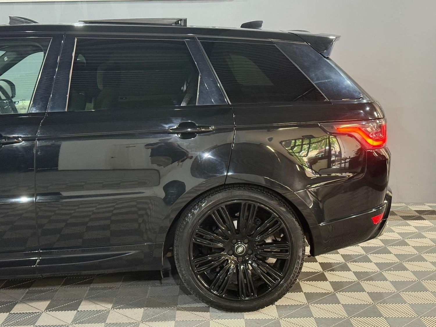 Used Land Rover Range Rover Sport 2018 for sale - 76794080: Photo 14