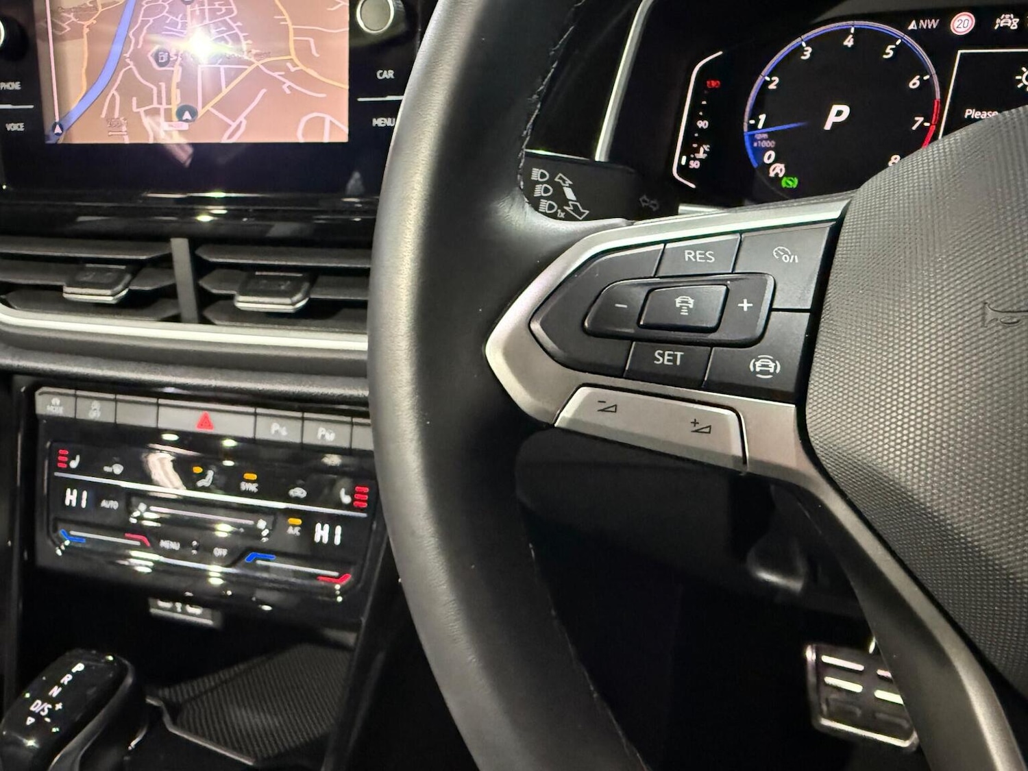 Used Volkswagen T-Roc 2024 for sale - 77465082: Photo 21