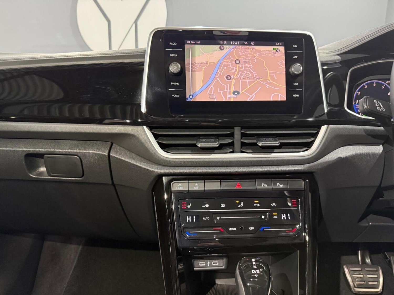 Used Volkswagen T-Roc 2024 for sale - 77465082: Photo 23