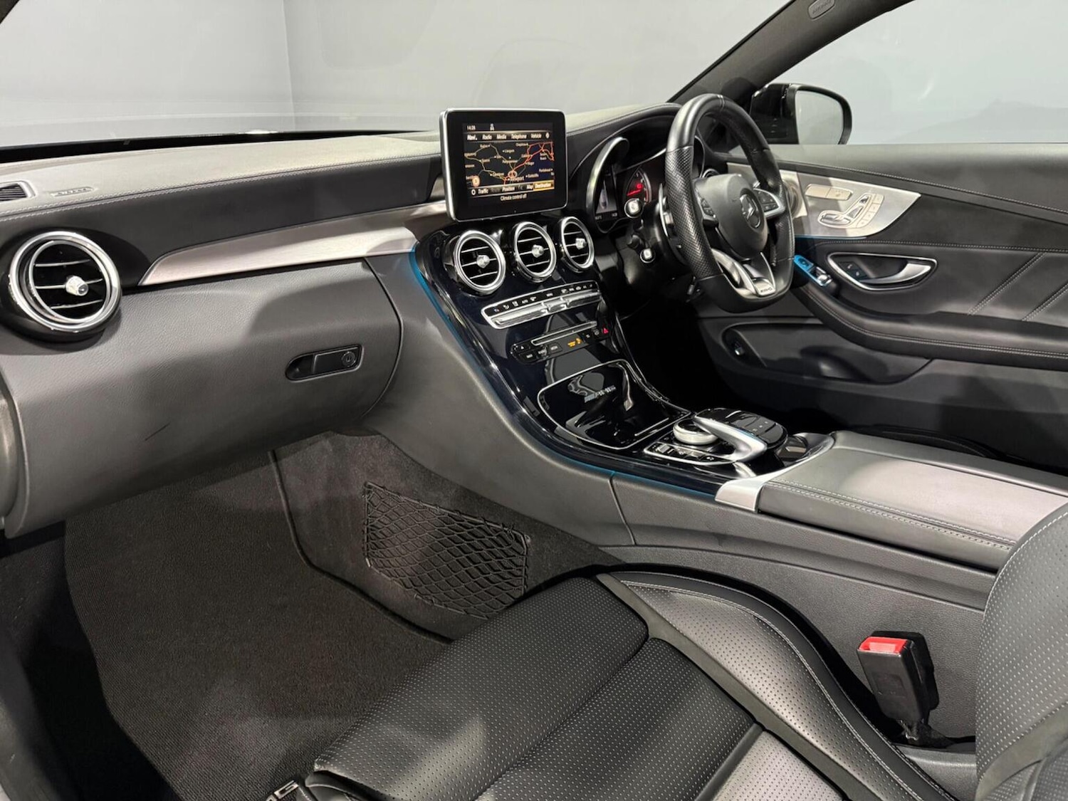 Used Mercedes-Benz C Class 2018 for sale - 76560059: Photo 18