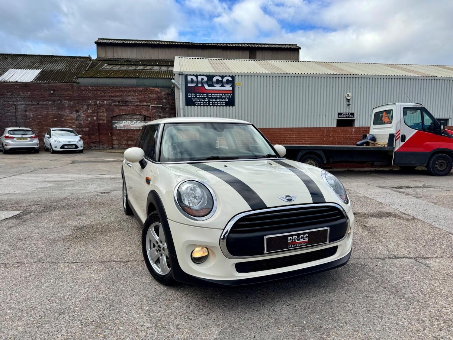 Used MINI Hatch 2015 for sale - 76583288: Photo 1