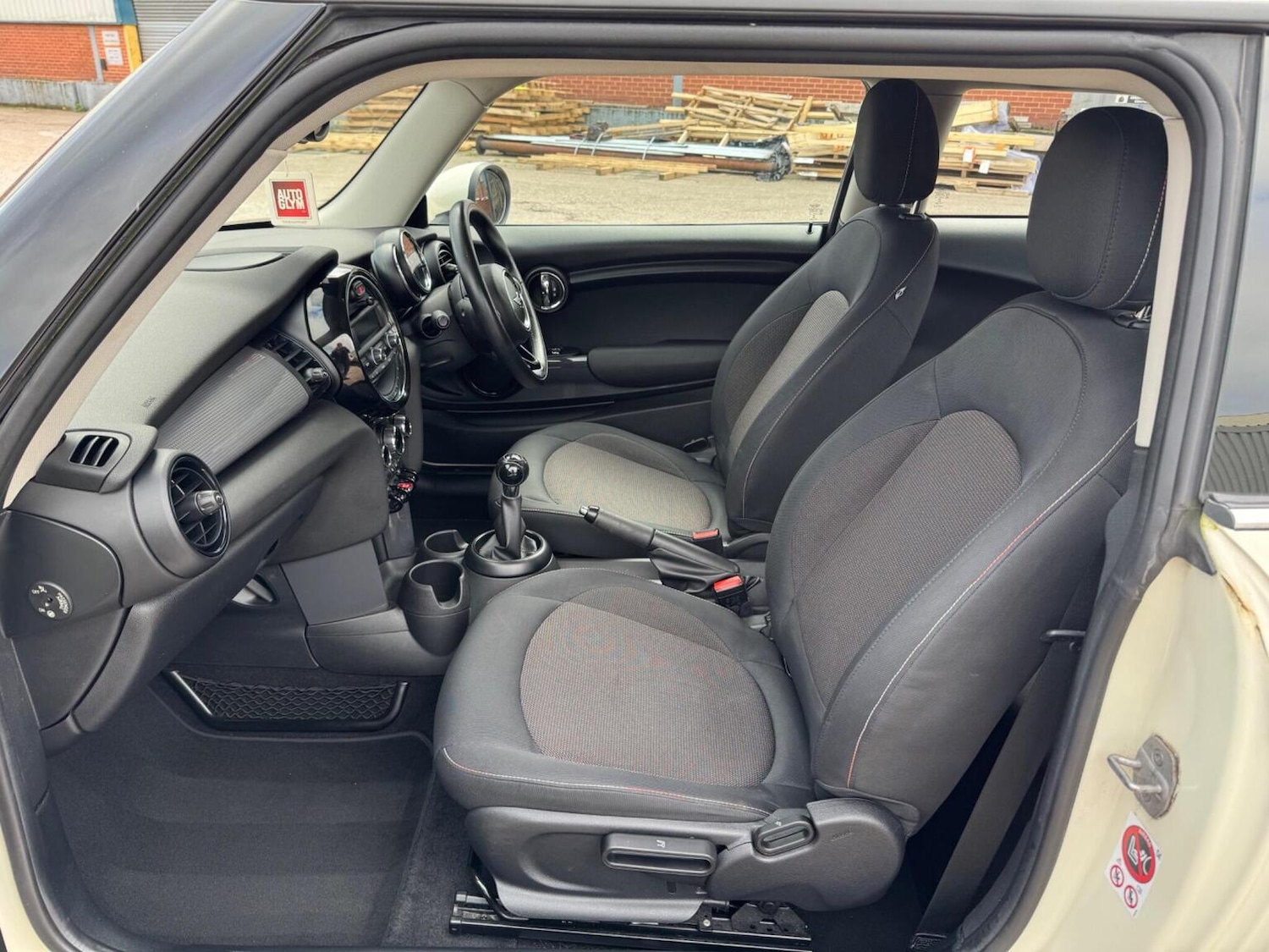 Used MINI Hatch 2015 for sale - 76583288: Photo 11