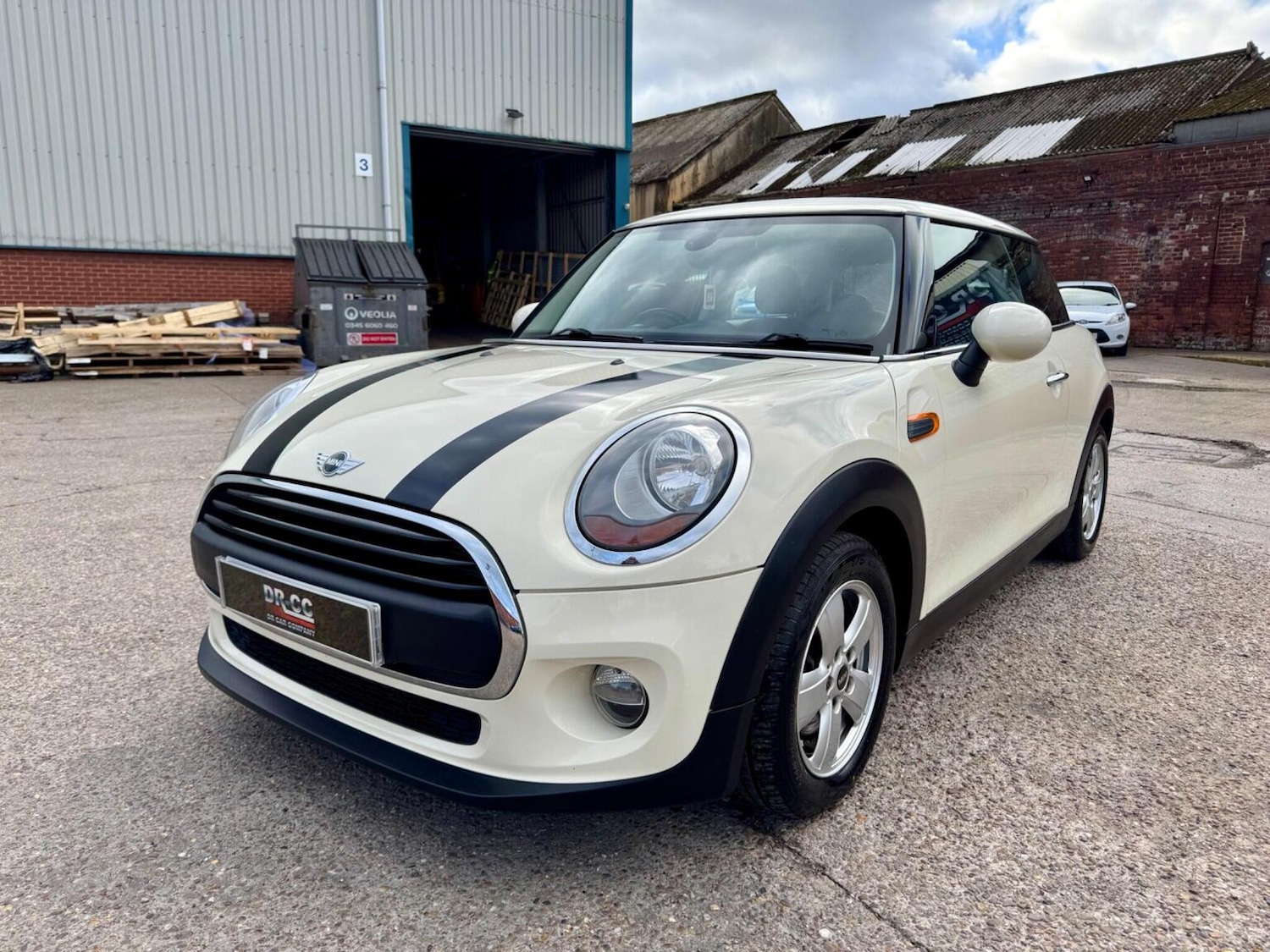 Used MINI Hatch 2015 for sale - 76583288: Photo 3