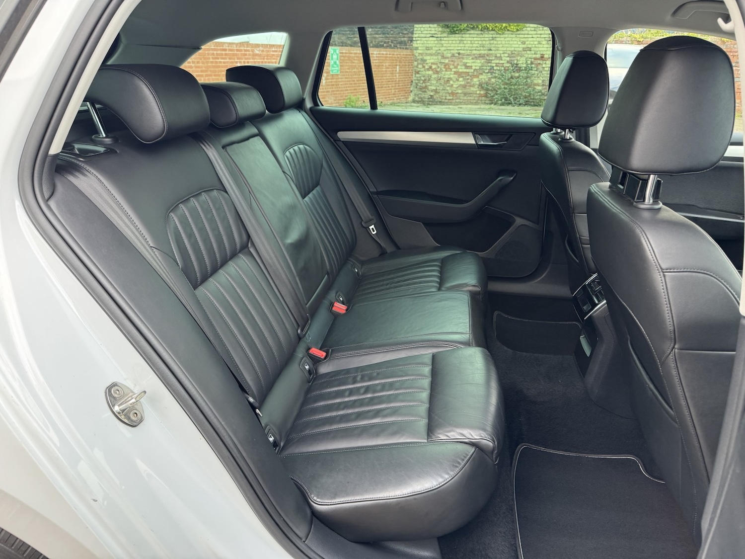 Used Skoda Superb 2015 for sale - 76791552: Photo 12