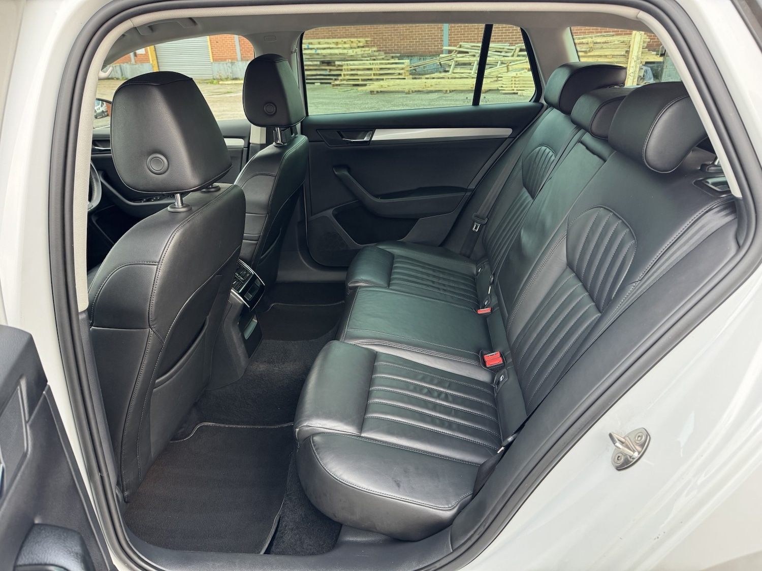 Used Skoda Superb 2015 for sale - 76791552: Photo 14