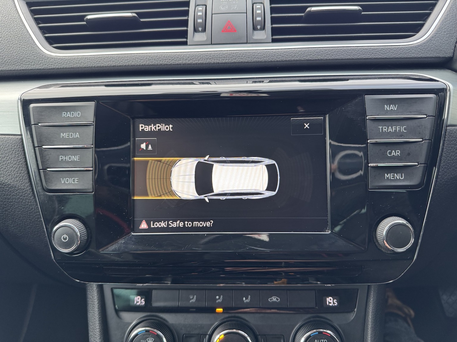 Used Skoda Superb 2015 for sale - 76791552: Photo 24