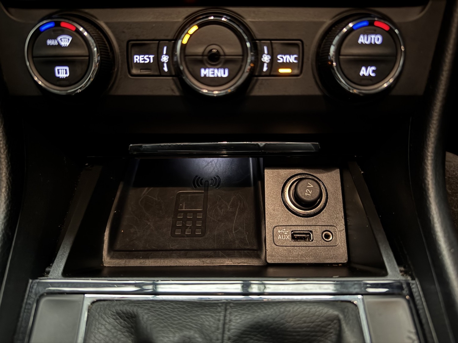 Used Skoda Superb 2015 for sale - 76791552: Photo 35