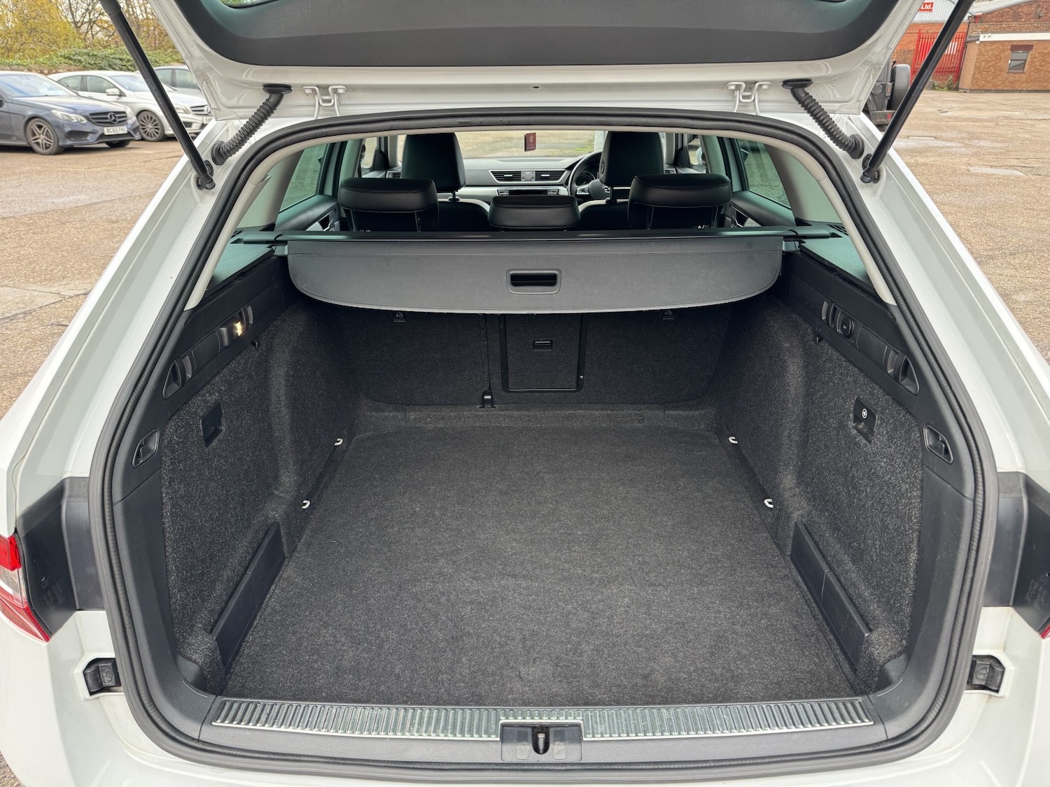 Used Skoda Superb 2015 for sale - 76791552: Photo 39