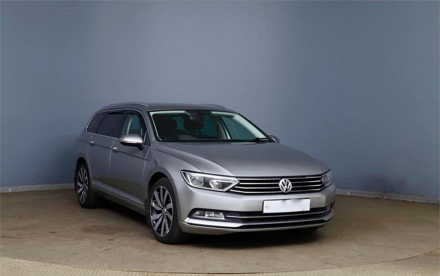 Used Volkswagen Passat 2015 for sale - 76156753: Photo 1