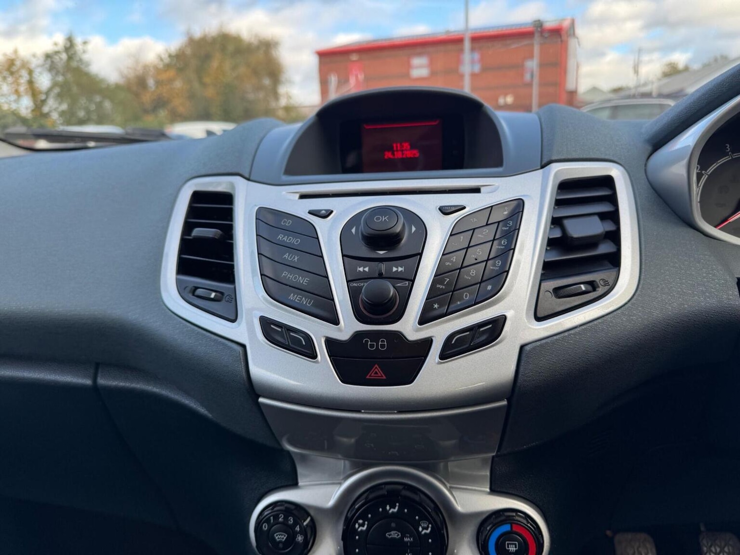 Used Ford Fiesta 2011 for sale - 76412241: Photo 20