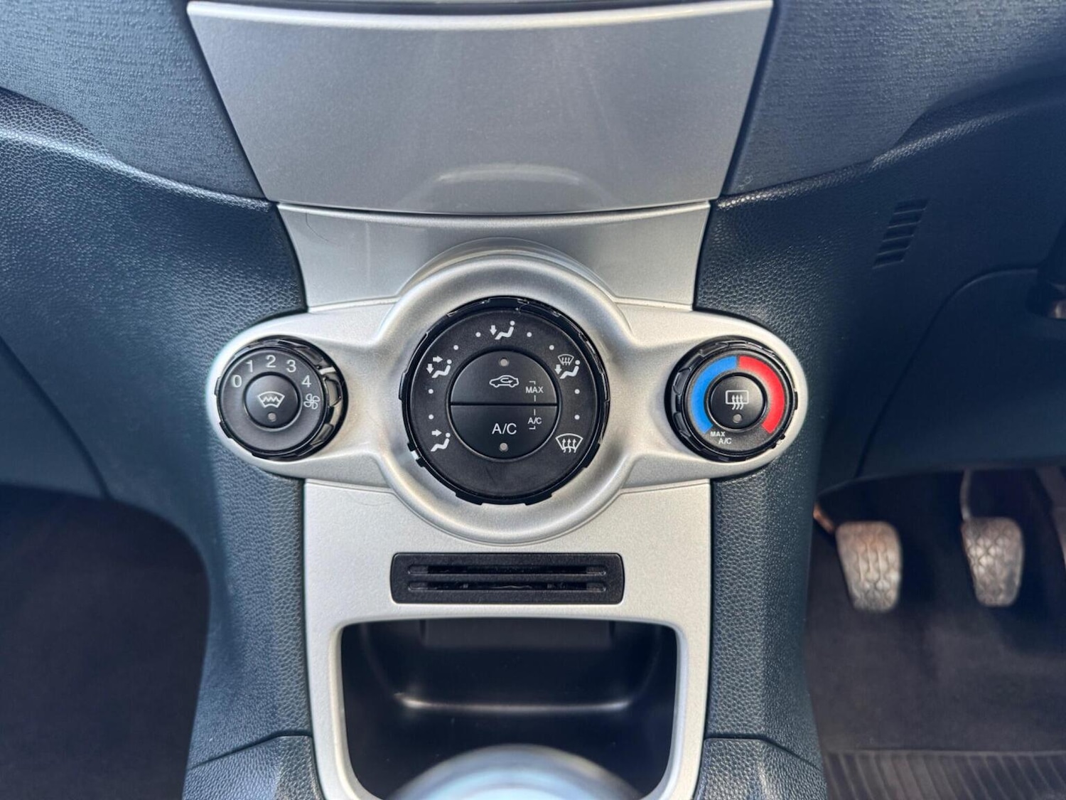 Used Ford Fiesta 2011 for sale - 76412241: Photo 28