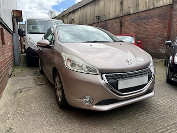 Used Peugeot 208 2013 for sale - 78427460: Photo