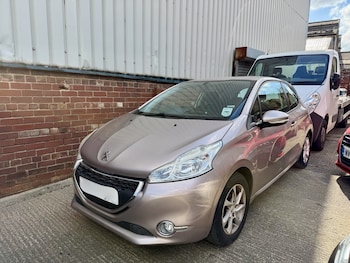 Used Peugeot 208 2013 for sale - 78427460: Photo