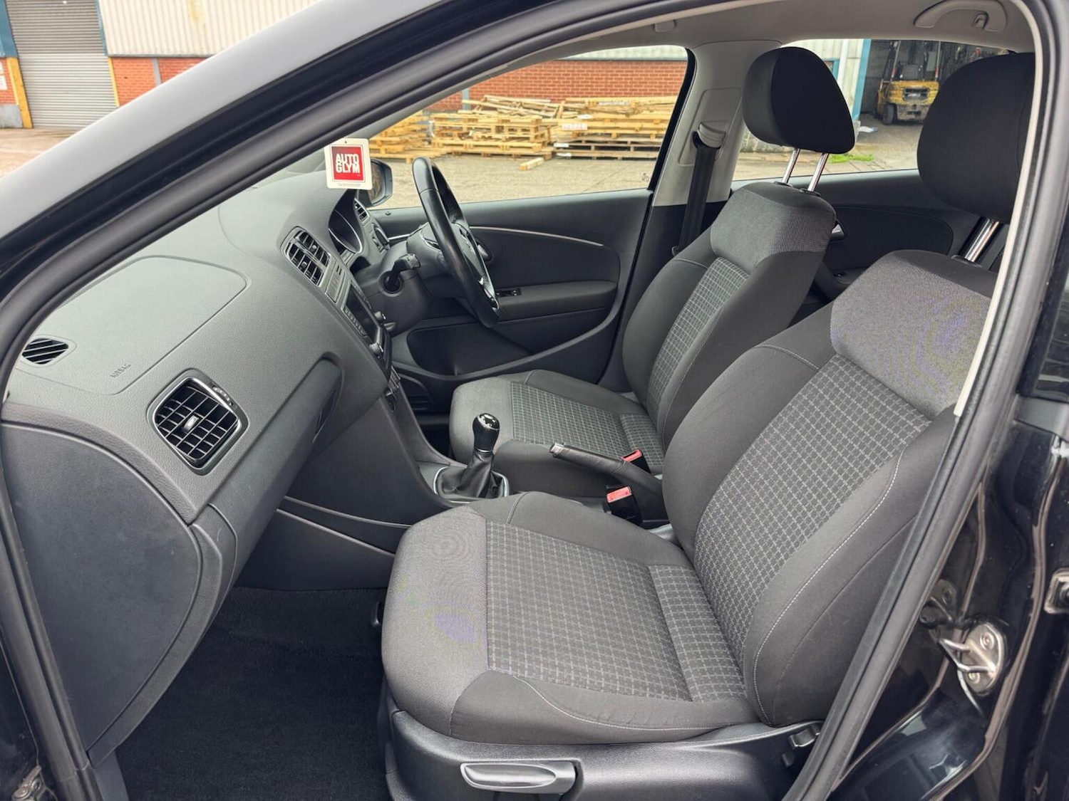 Used Volkswagen Polo 2015 for sale - 76583309: Photo 11