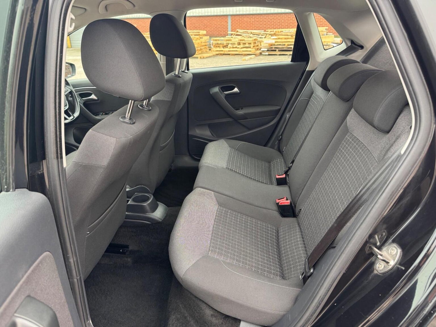 Used Volkswagen Polo 2015 for sale - 76583309: Photo 12