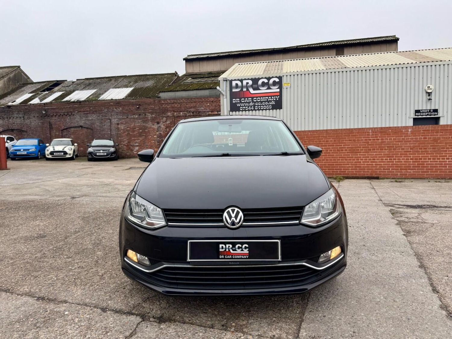 Used Volkswagen Polo 2015 for sale - 76583309: Photo 2