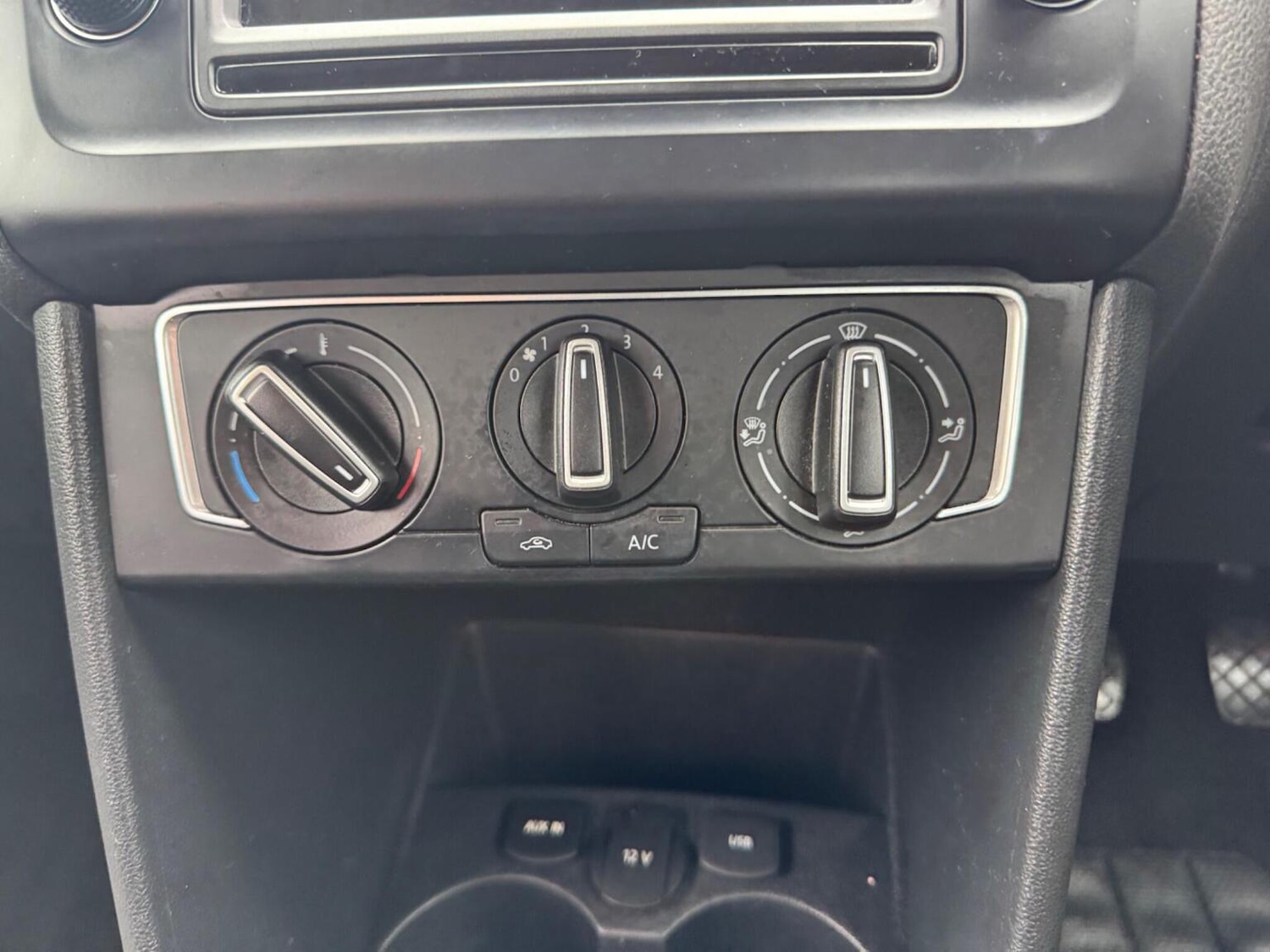 Used Volkswagen Polo 2015 for sale - 76583309: Photo 27