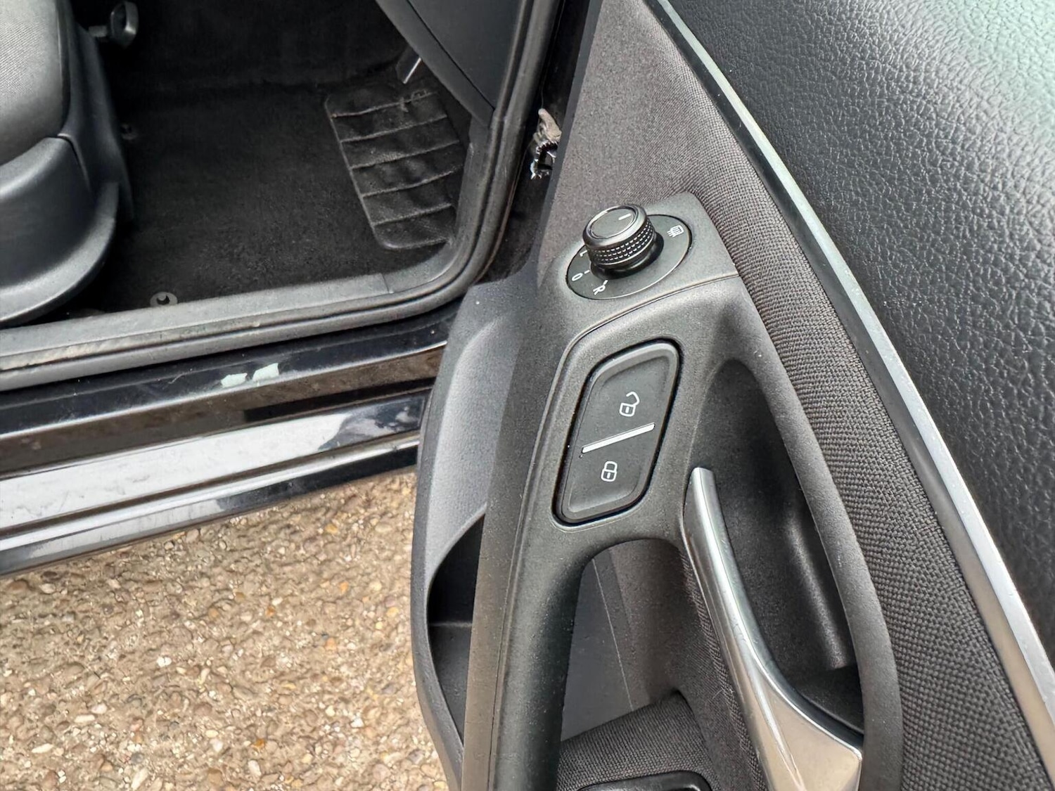 Used Volkswagen Polo 2015 for sale - 76583309: Photo 32