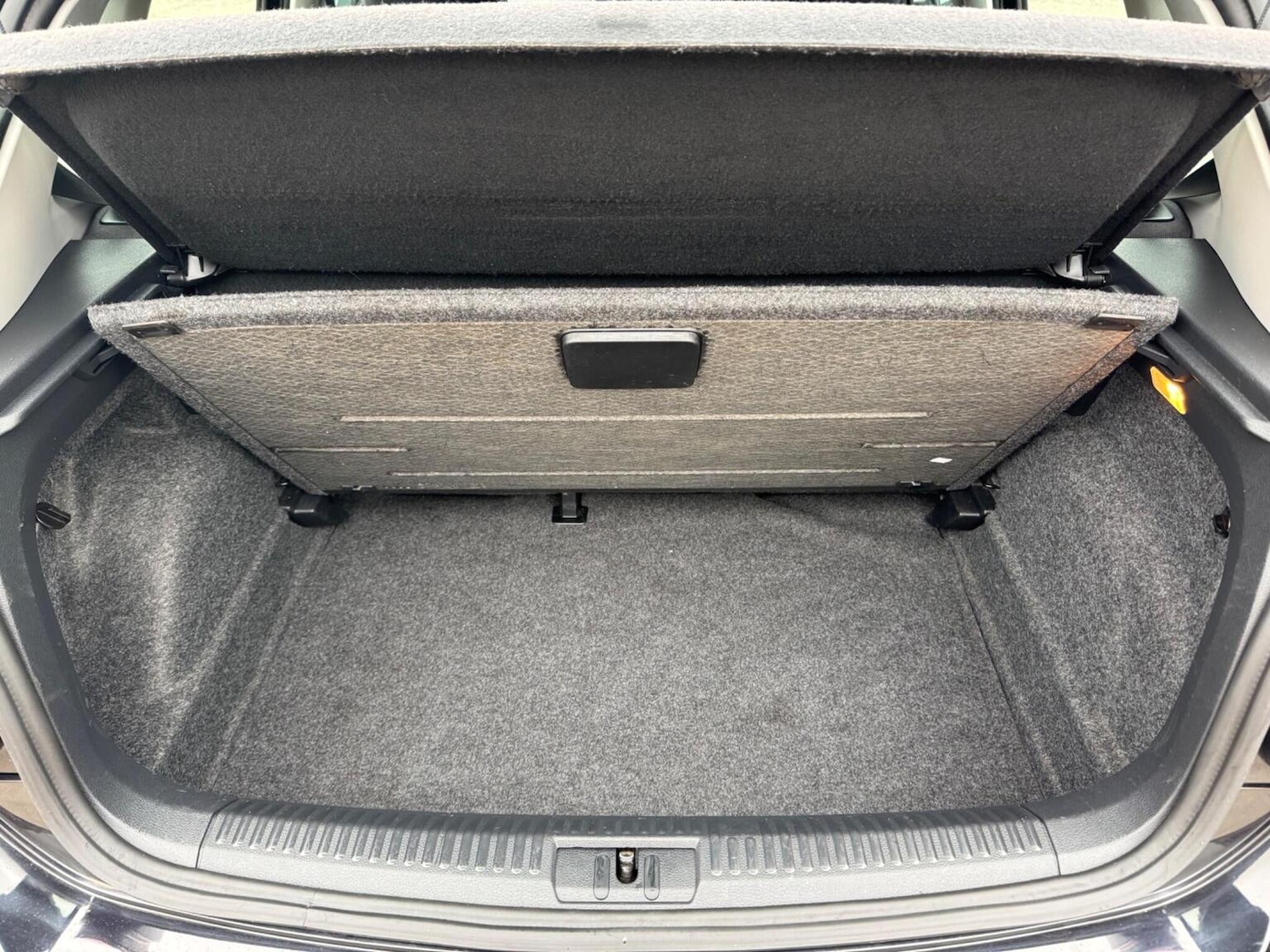 Used Volkswagen Polo 2015 for sale - 76583309: Photo 36