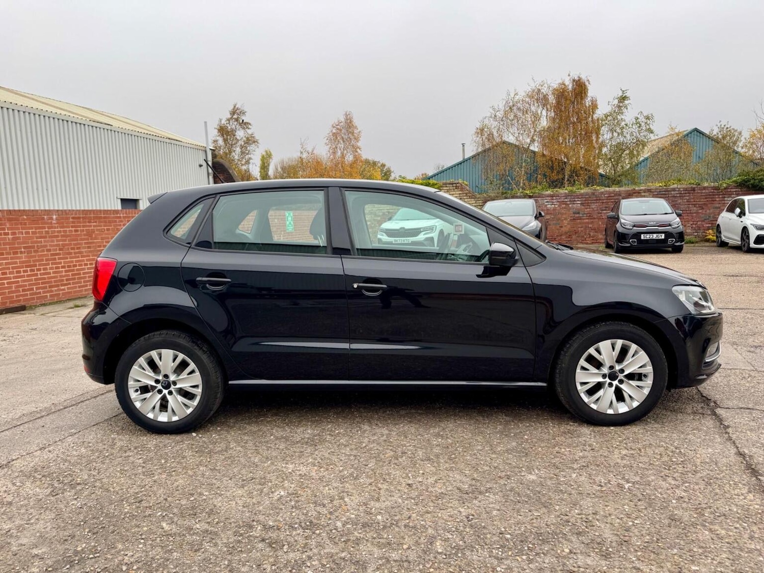 Used Volkswagen Polo 2015 for sale - 76583309: Photo 5