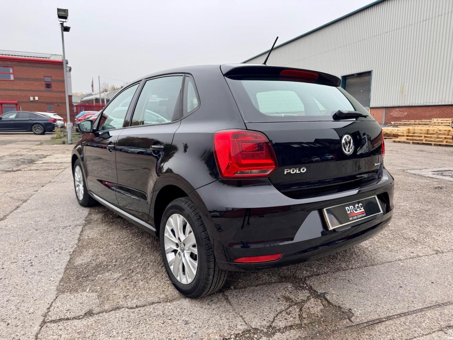 Used Volkswagen Polo 2015 for sale - 76583309: Photo 6