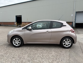 Used Peugeot 208 2013 for sale - 78553513: Photo