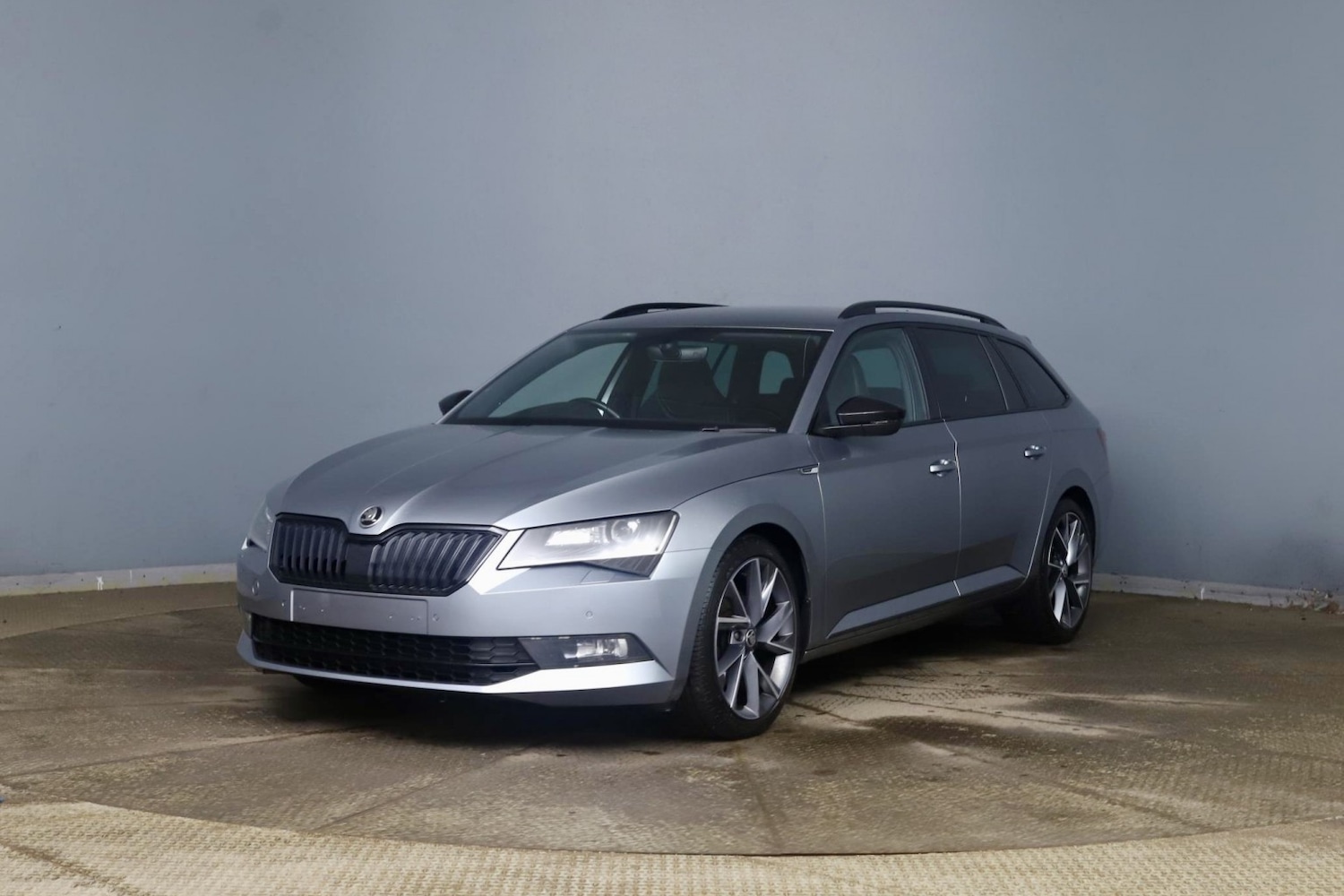 Used Skoda Superb 2019 for sale - 77391937: Photo 4