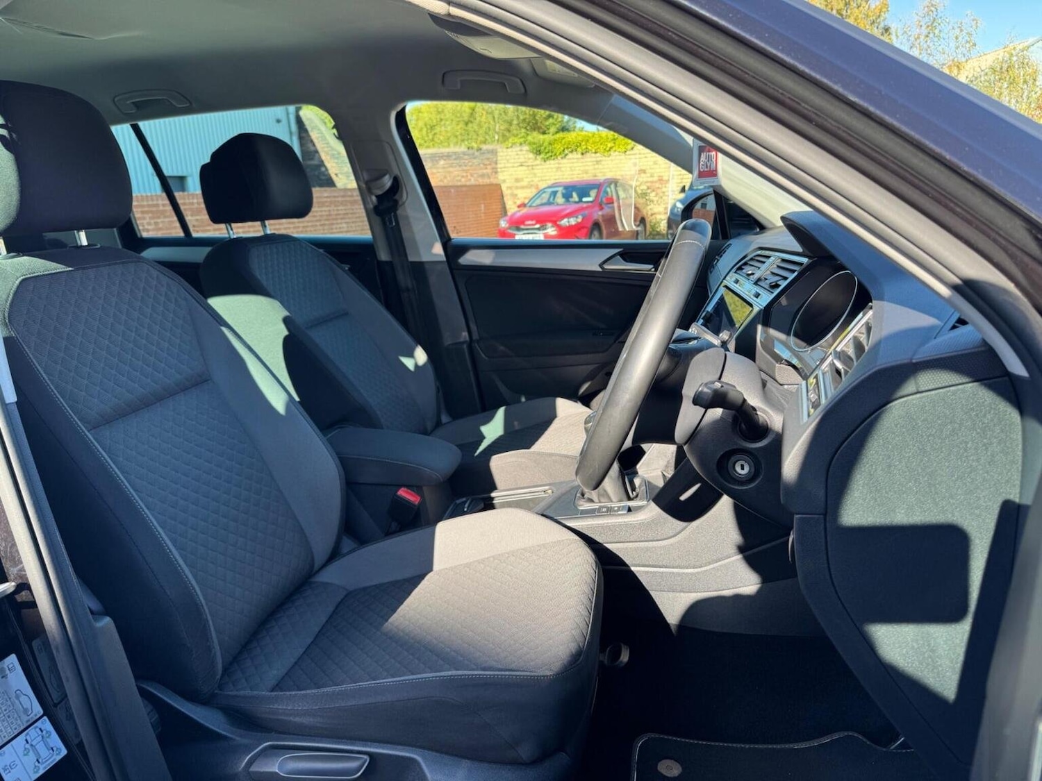 Used Volkswagen Tiguan 2018 for sale - 76583306: Photo 11