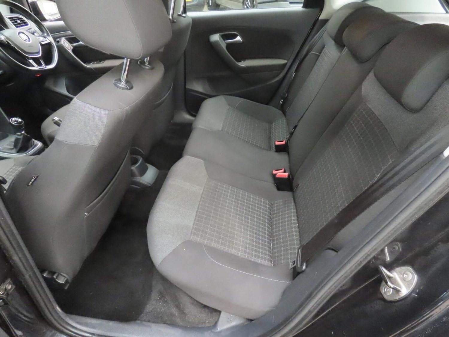 Used Volkswagen Polo 2015 for sale - 76380309: Photo 11
