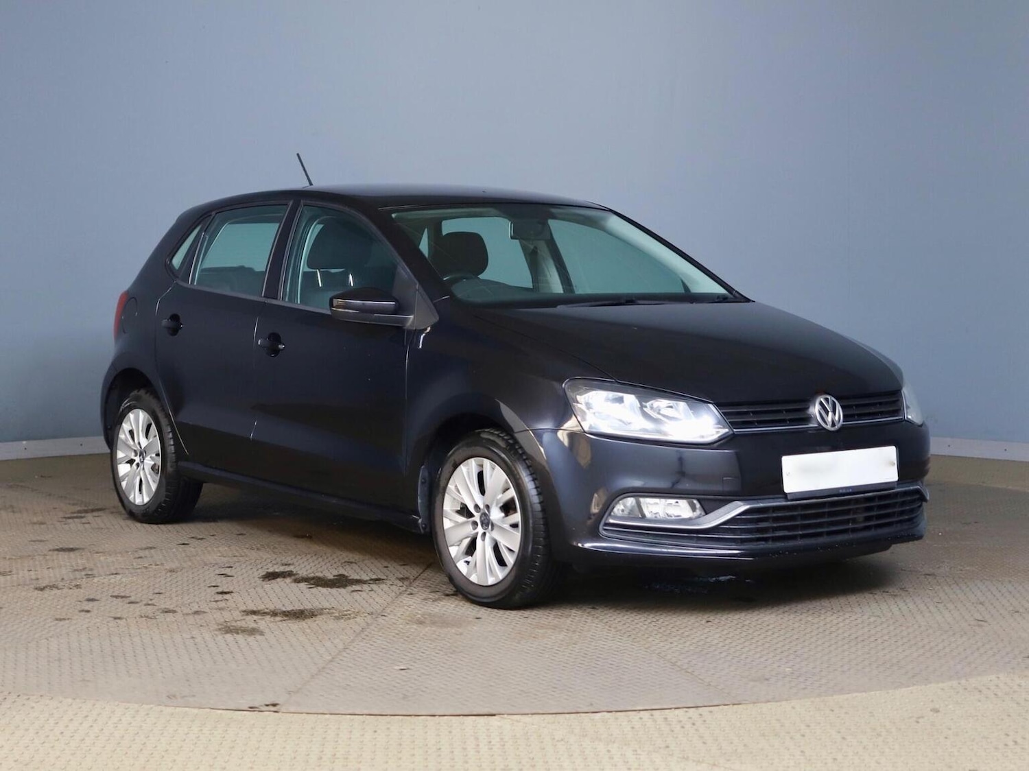 Used Volkswagen Polo 2015 for sale - 76380309: Photo 3