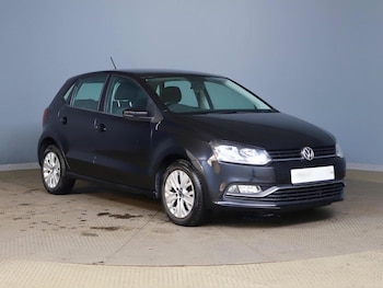 Used Volkswagen Polo 2015 for sale - 76380309: Photo