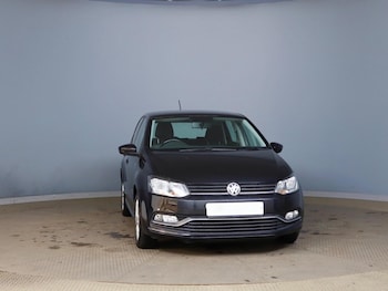 Used Volkswagen Polo 2015 for sale - 76380309: Photo