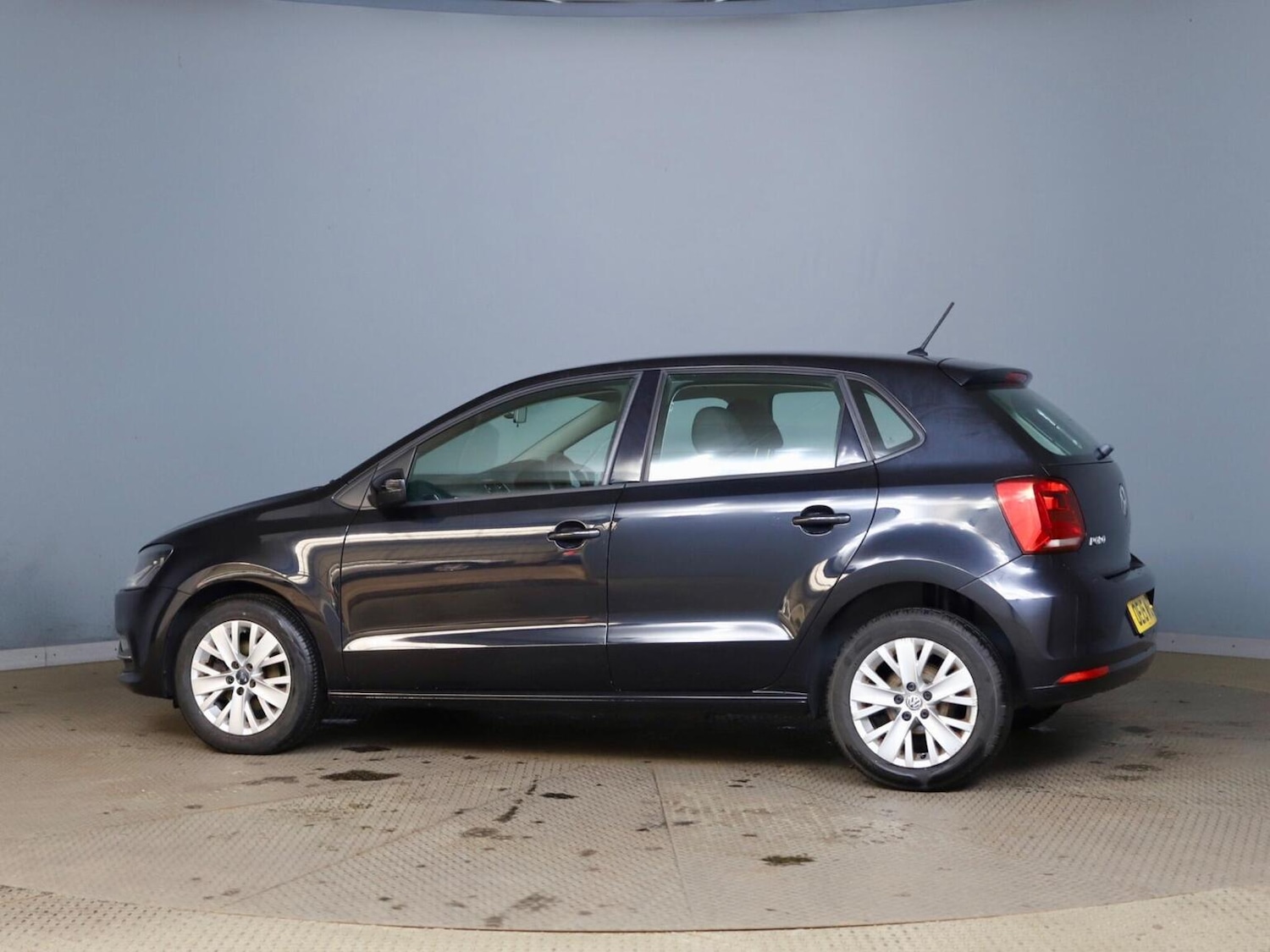 Used Volkswagen Polo 2015 for sale - 76380309: Photo 5