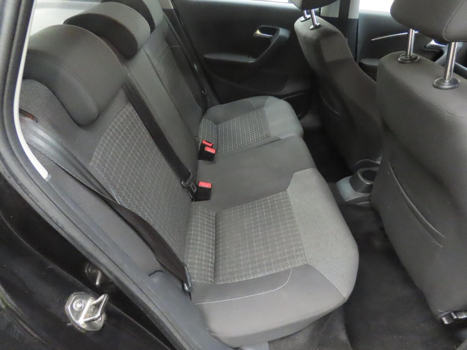 Used Volkswagen Polo 2015 for sale - 76380309: Photo 9