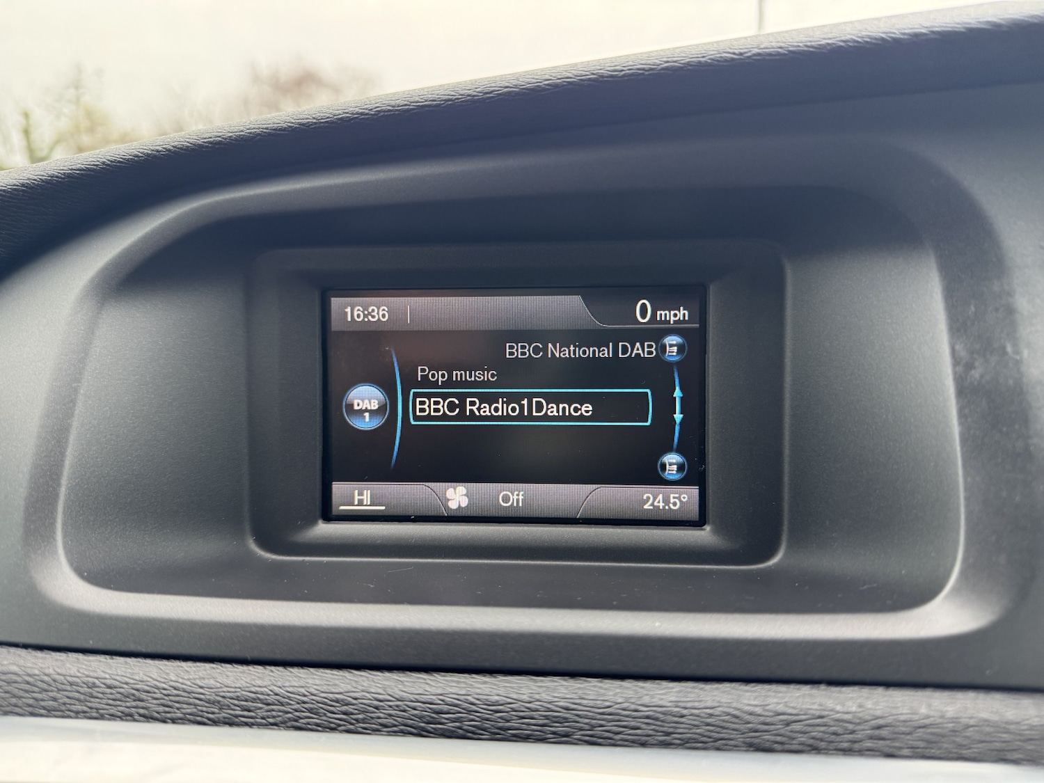 Used Volvo V40 2016 for sale - 78025751: Photo 19