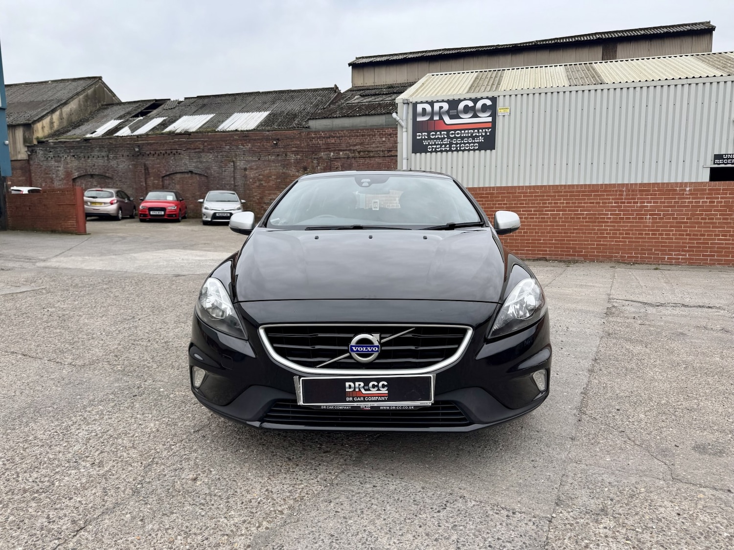 Used Volvo V40 2016 for sale - 78025751: Photo 2