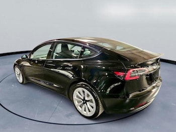 Used Tesla Model 3 2021 for sale - 76412244: Photo