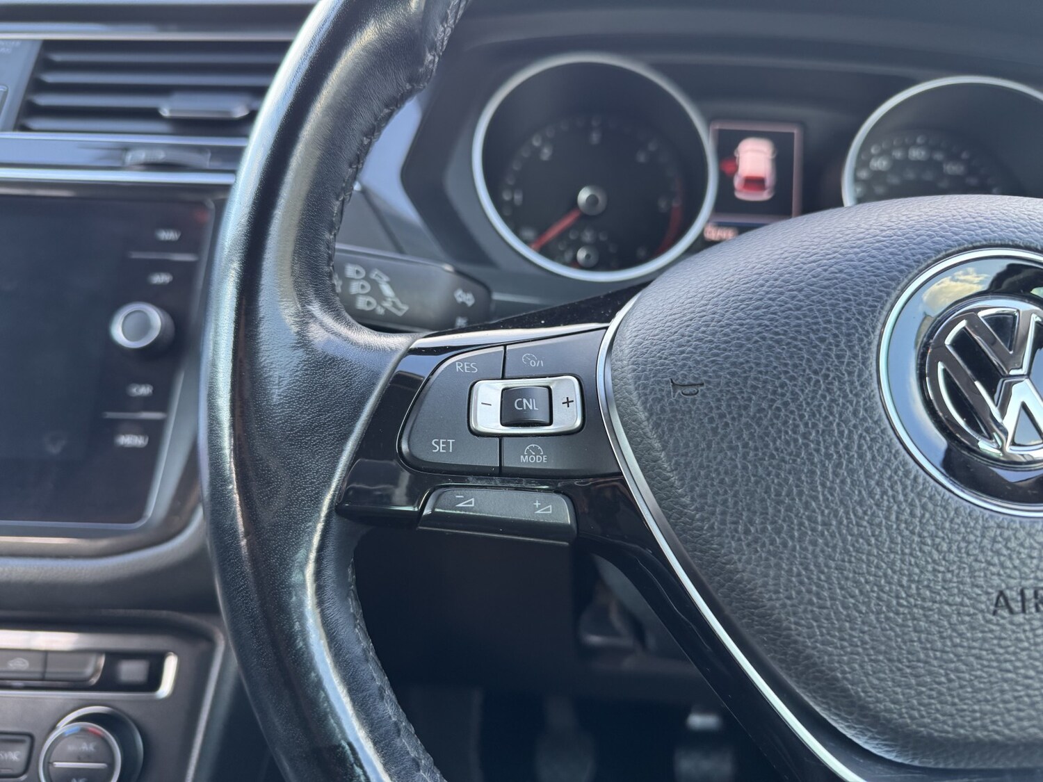 Used Volkswagen Tiguan 2017 for sale - 77864887: Photo 10