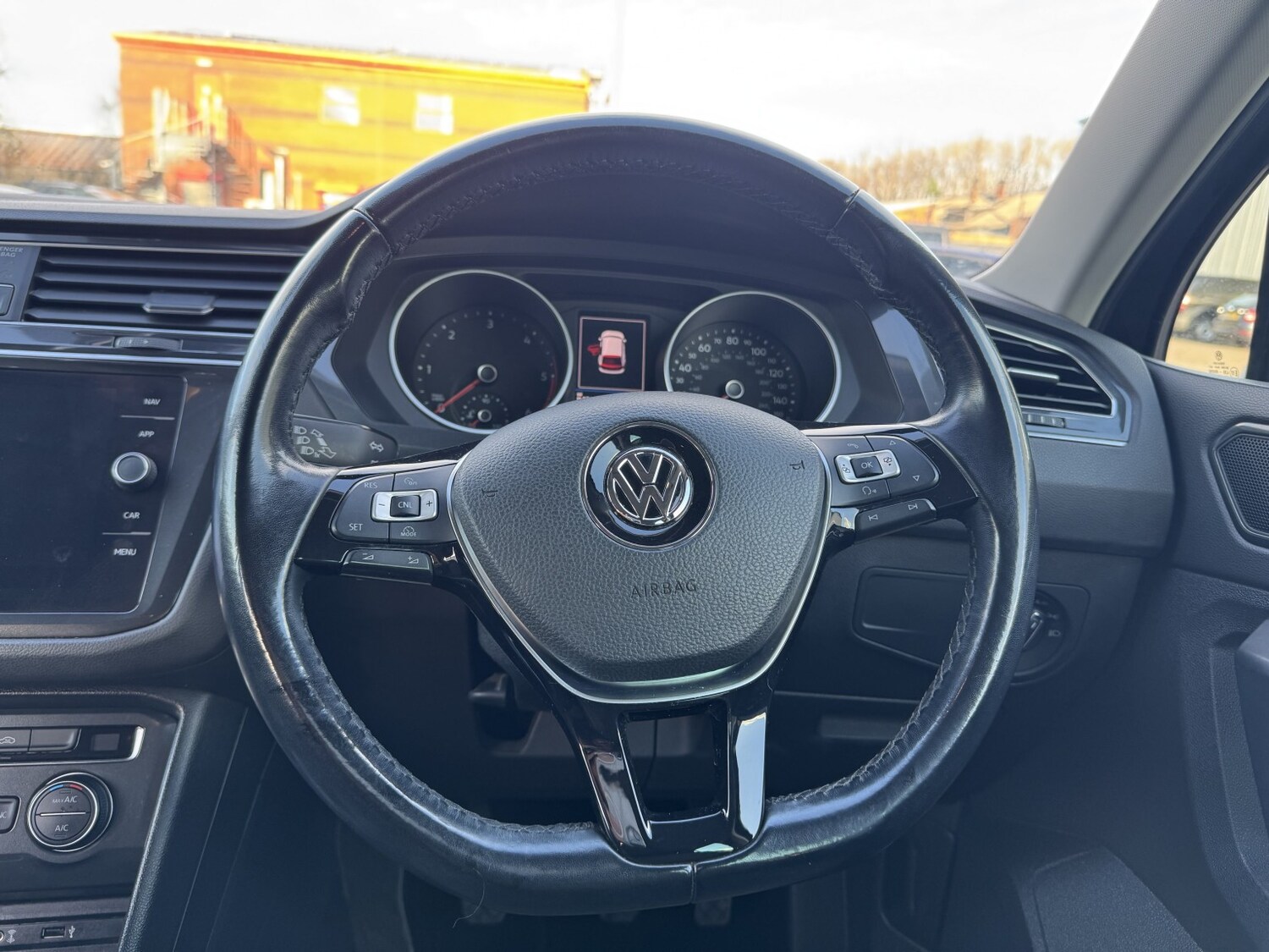 Used Volkswagen Tiguan 2017 for sale - 77864887: Photo 11