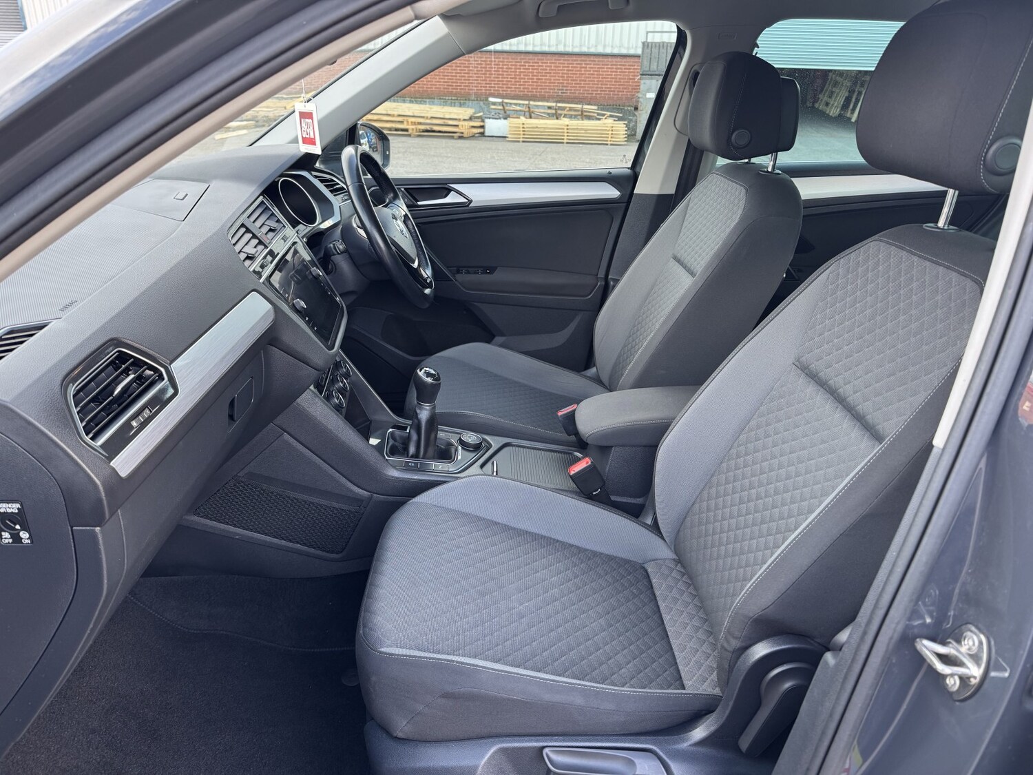 Used Volkswagen Tiguan 2017 for sale - 77864887: Photo 8