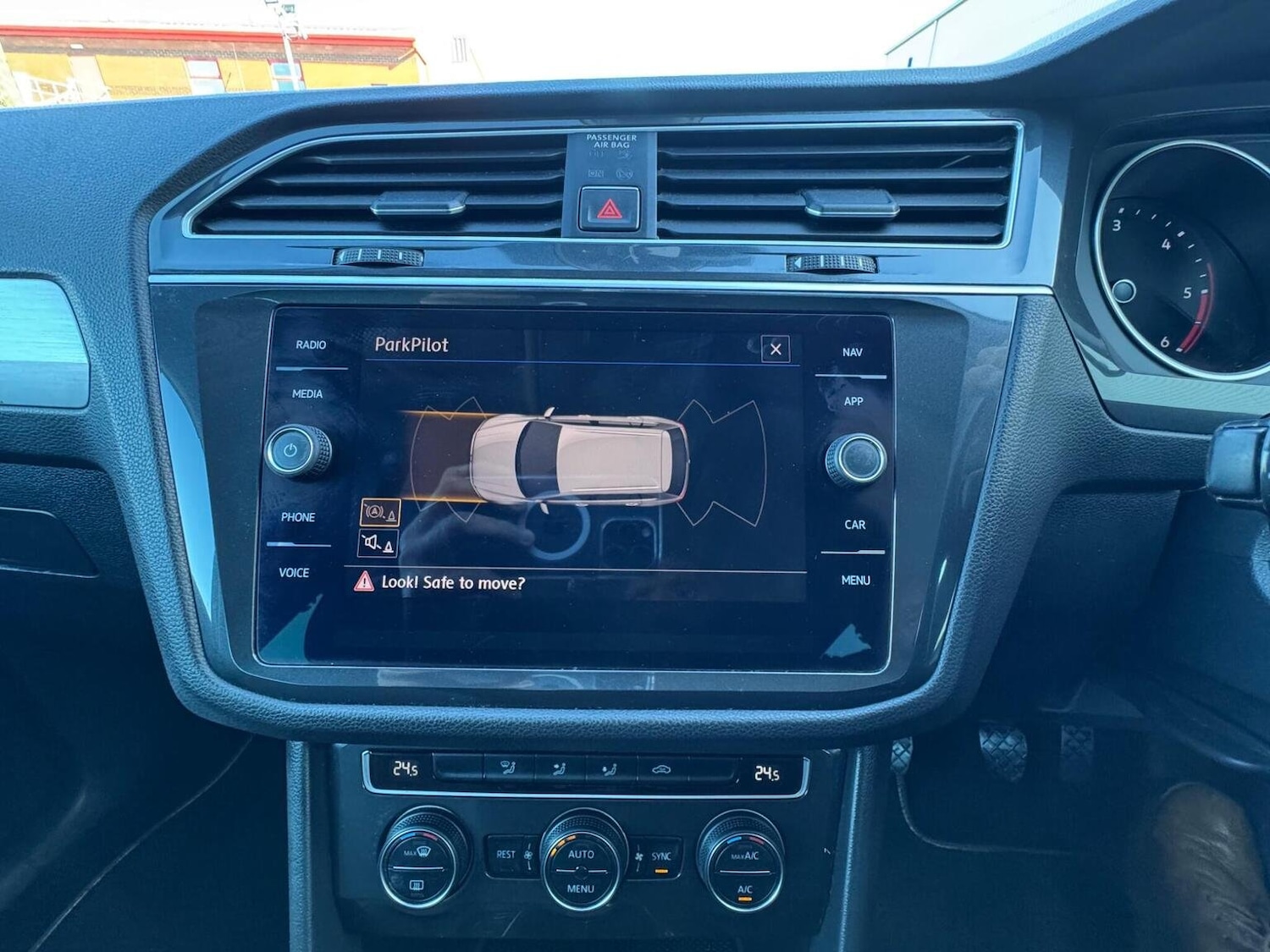 Used Volkswagen Tiguan 2018 for sale - 75789308: Photo 23