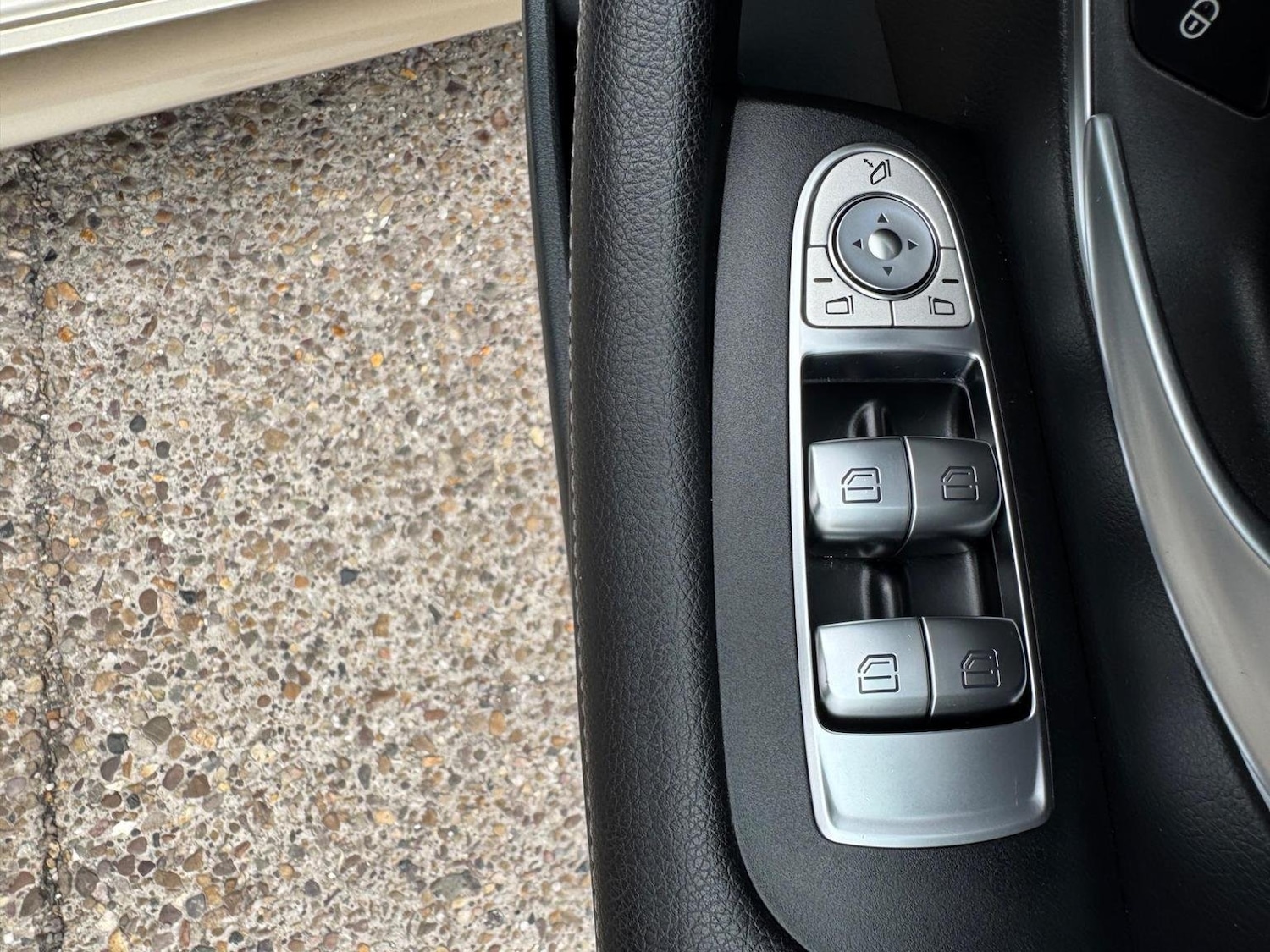 Used Mercedes-Benz E Class 2018 for sale - 76583331: Photo 35