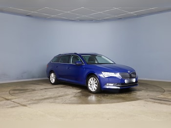 Used Skoda Superb 2017 for sale - 77220502: Photo