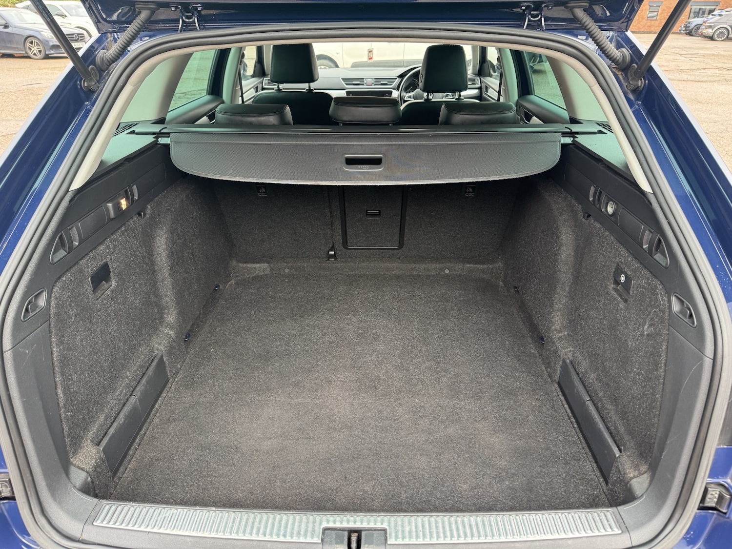 Used Skoda Superb 2017 for sale - 77220502: Photo 36