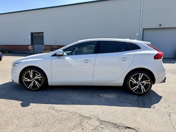 Used Volvo V40 2018 for sale - 78553571: Photo